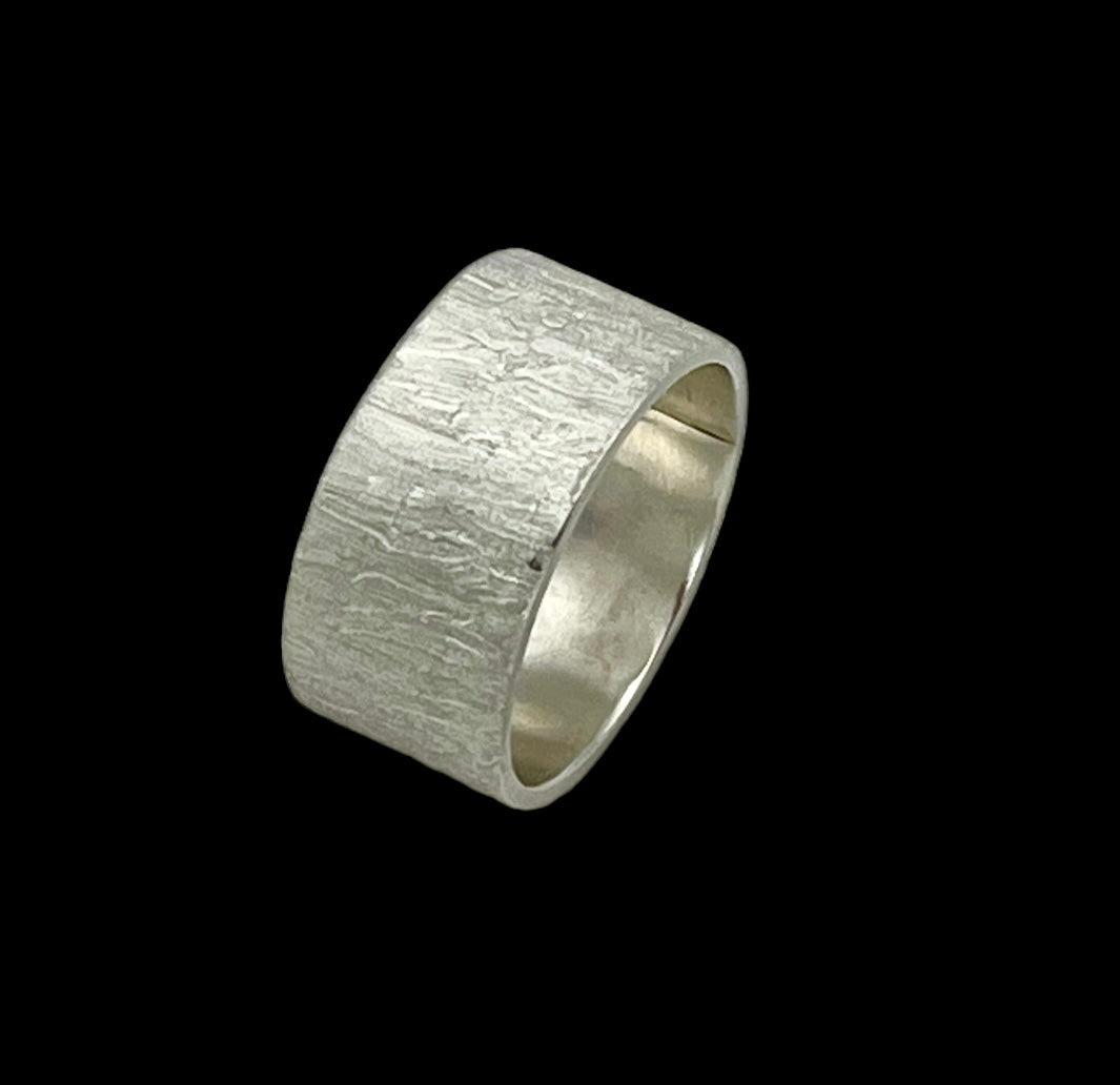 Silver band with vertical Diamond burr finish(10mm)